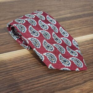 Jos A Bank Executive Collection Mens Neck Tie 100% Silk Red Paisley 56" Length